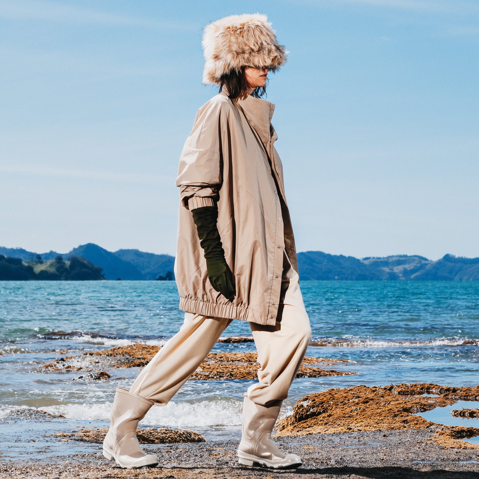 Youhan Jacket Beige - Side View Campaign