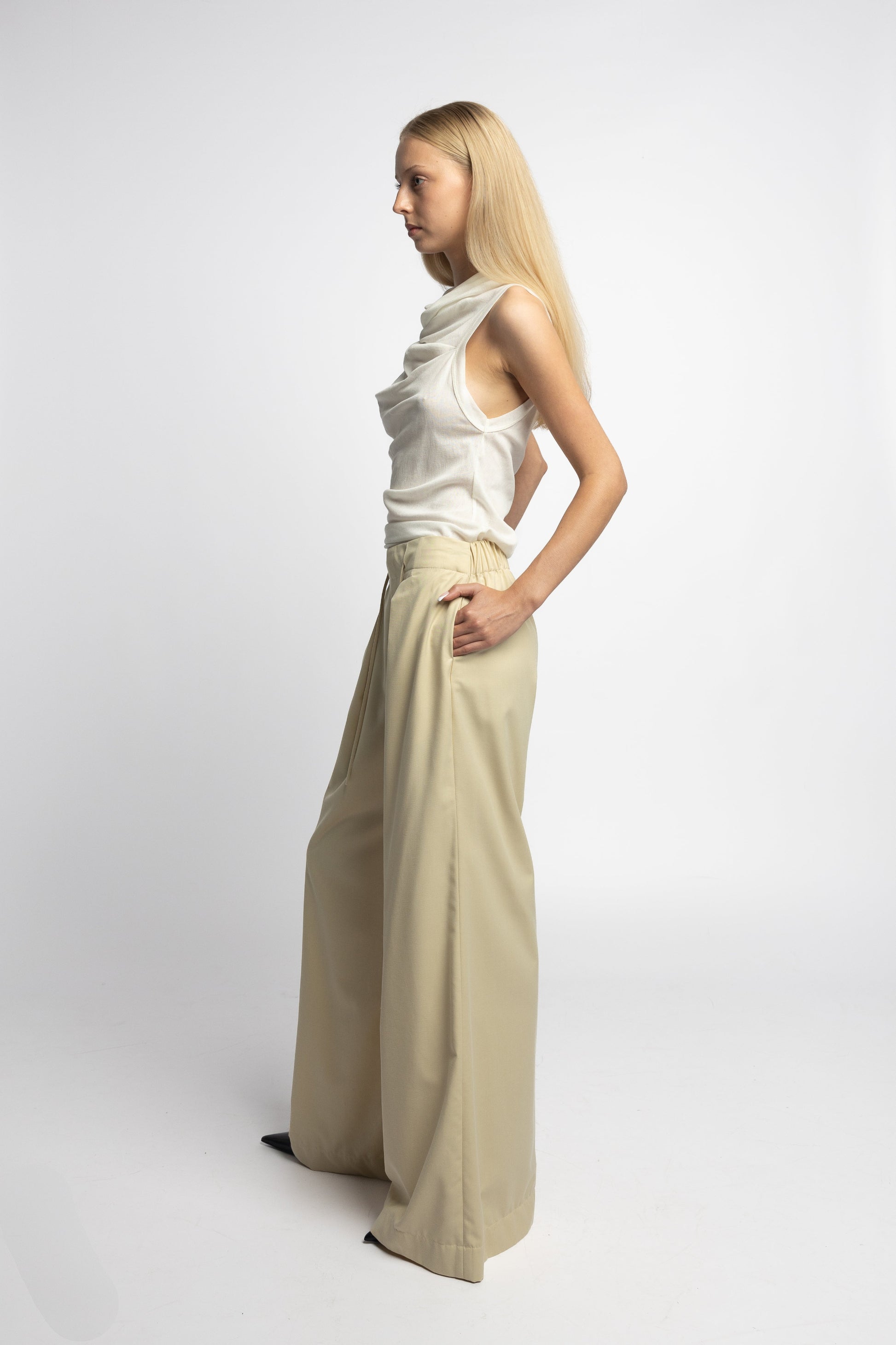 Wide leg wool-cashmere pants with pleats and drawstring