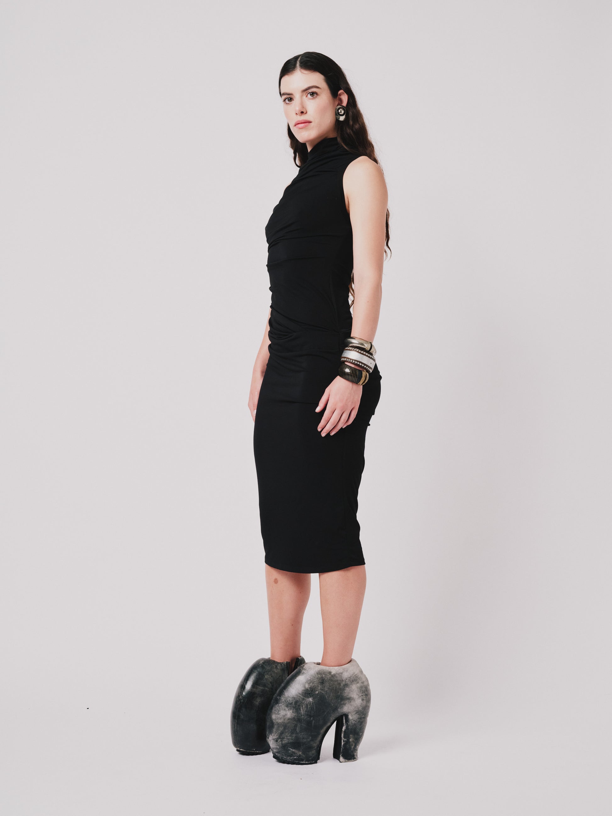 Side view Paloma dress, with white background